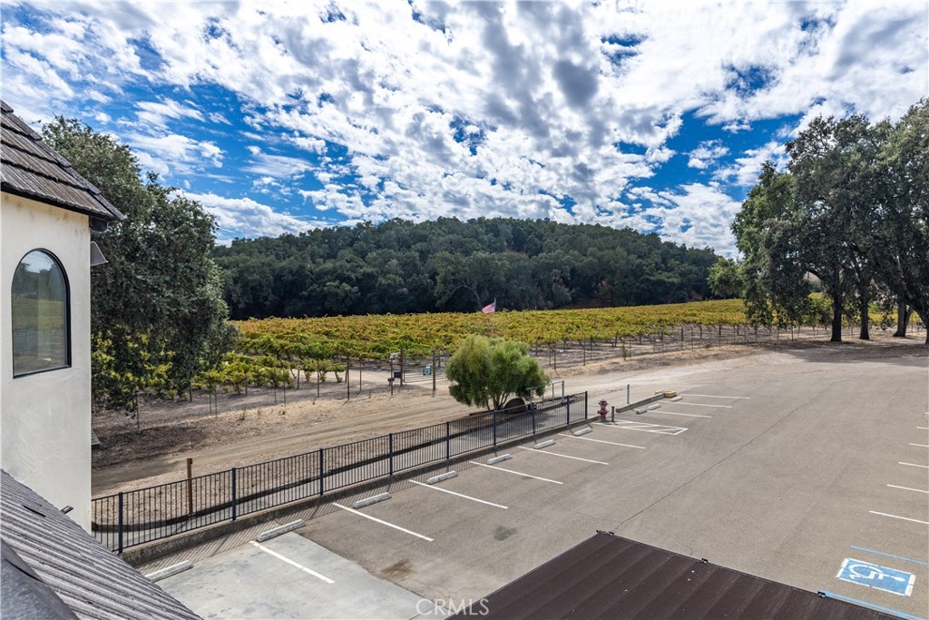 2720 Oak View