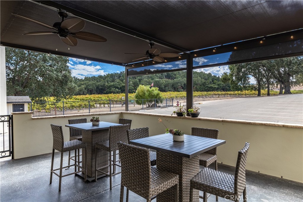 2720 Oak View