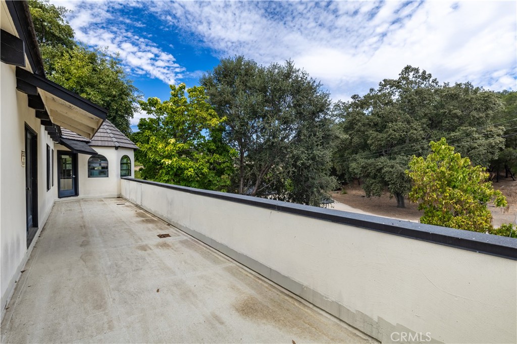 2720 Oak View