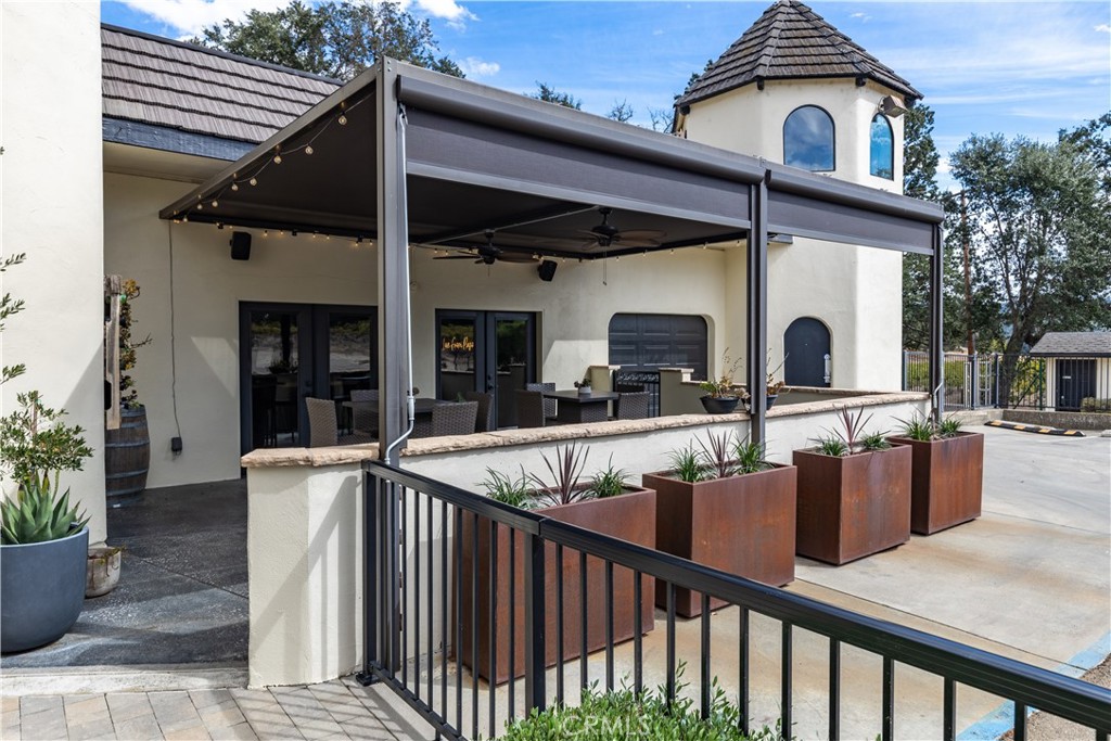 2720 Oak View