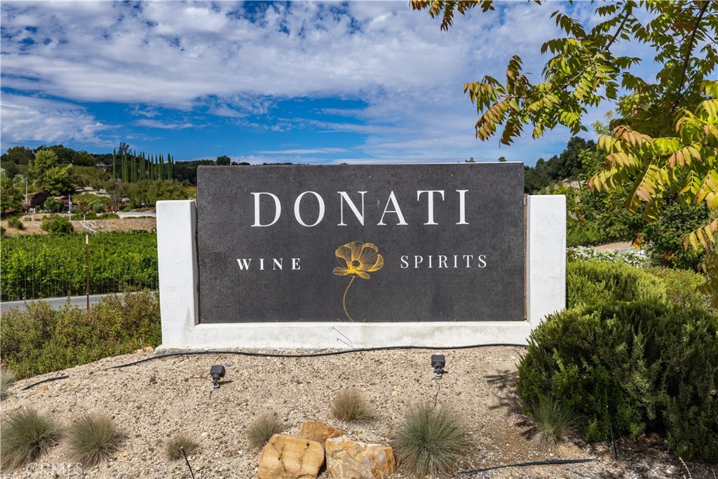 2720 Oak View