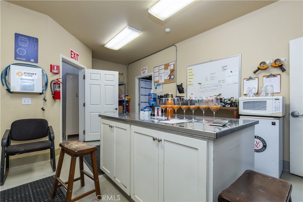 2720 Oak View