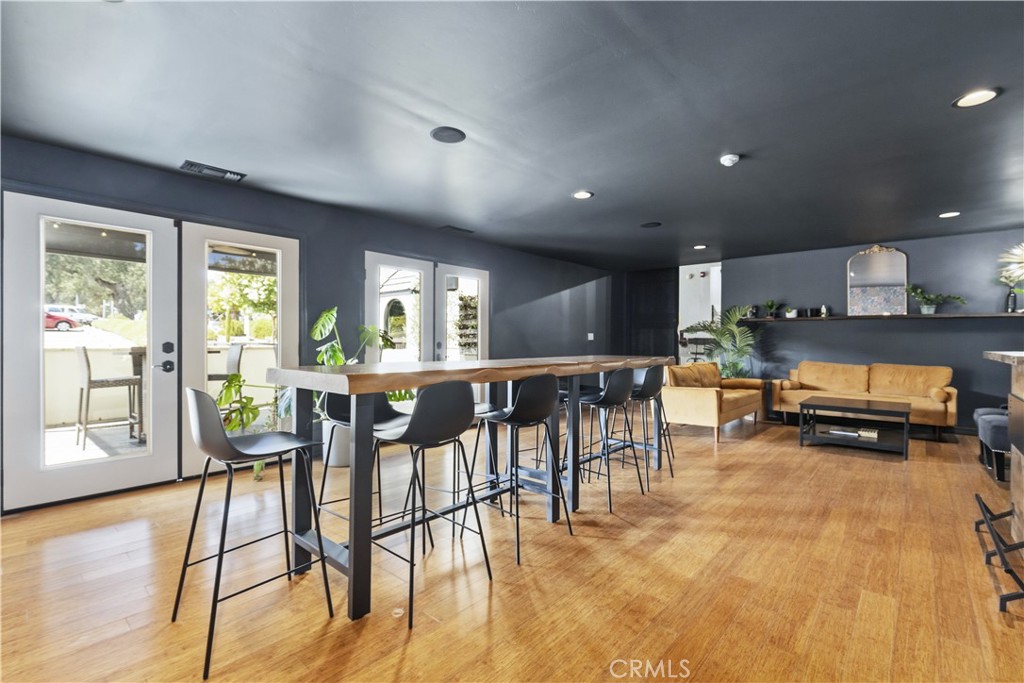 2720 Oak View