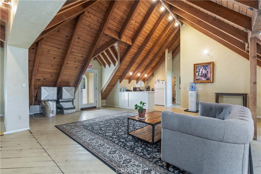 2720 Oak View