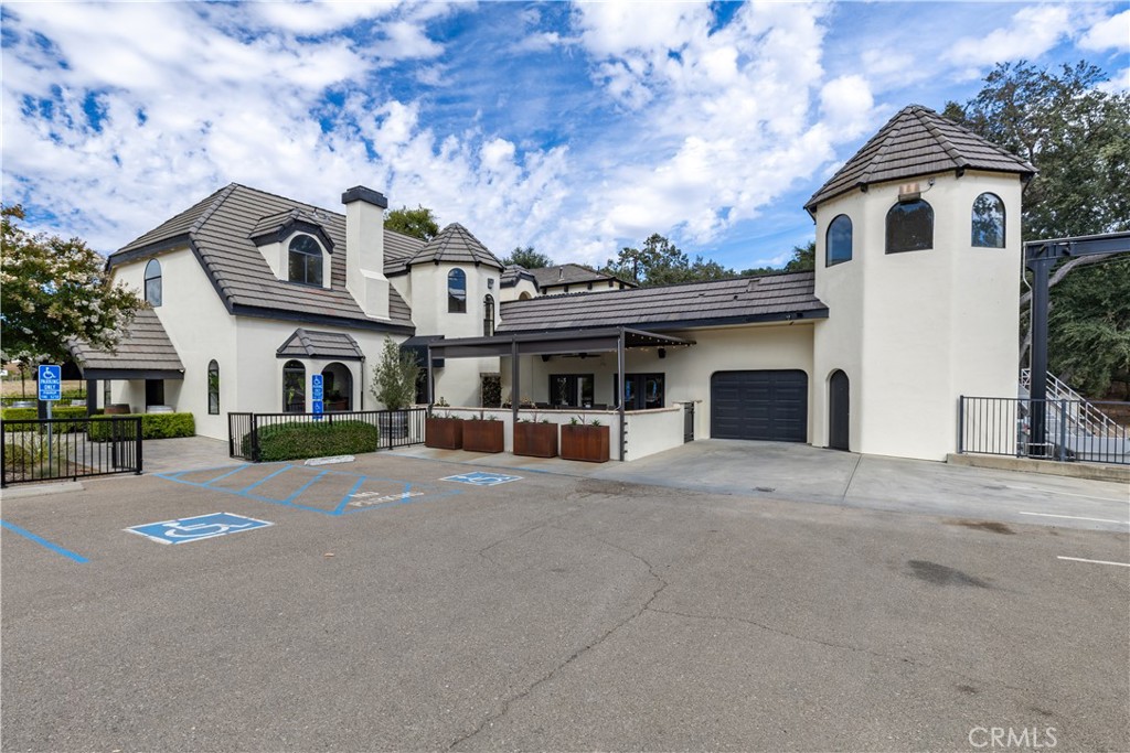 2720 Oak View