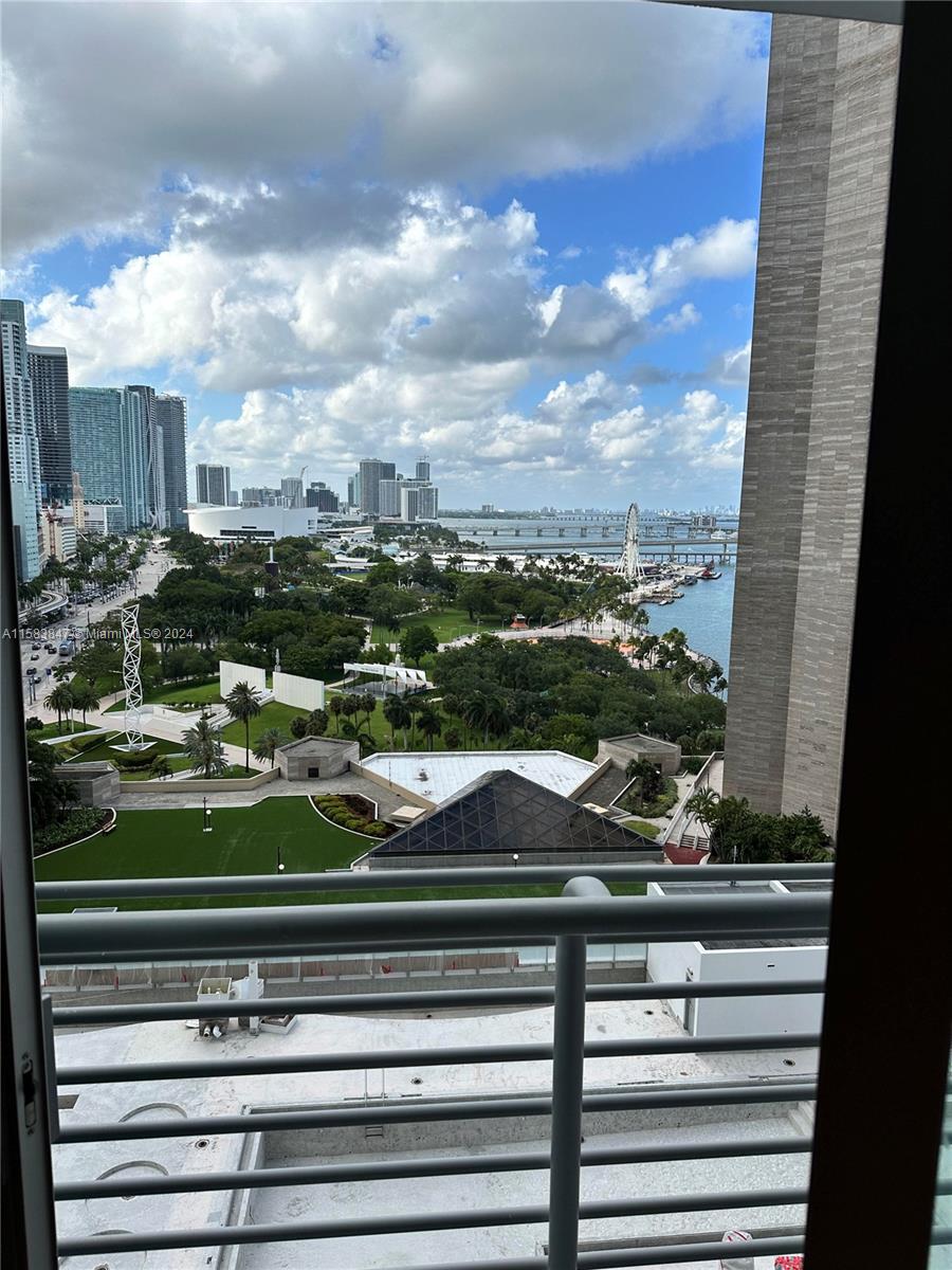 325 S Biscayne Blvd # 1824