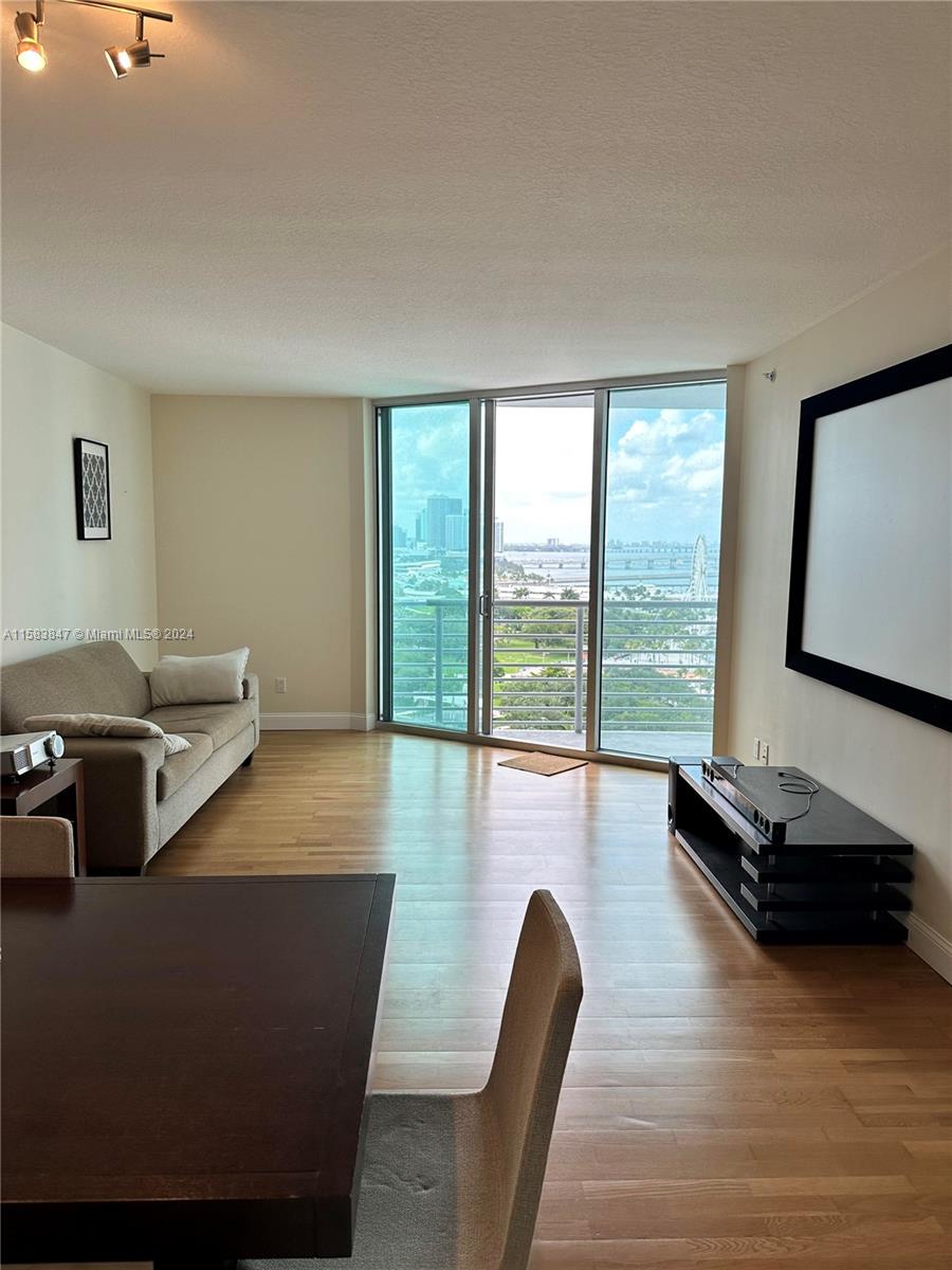 325 S Biscayne Blvd # 1824