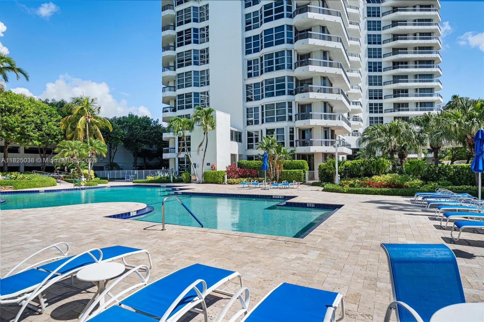 3500 Mystic Pointe Dr # 1702