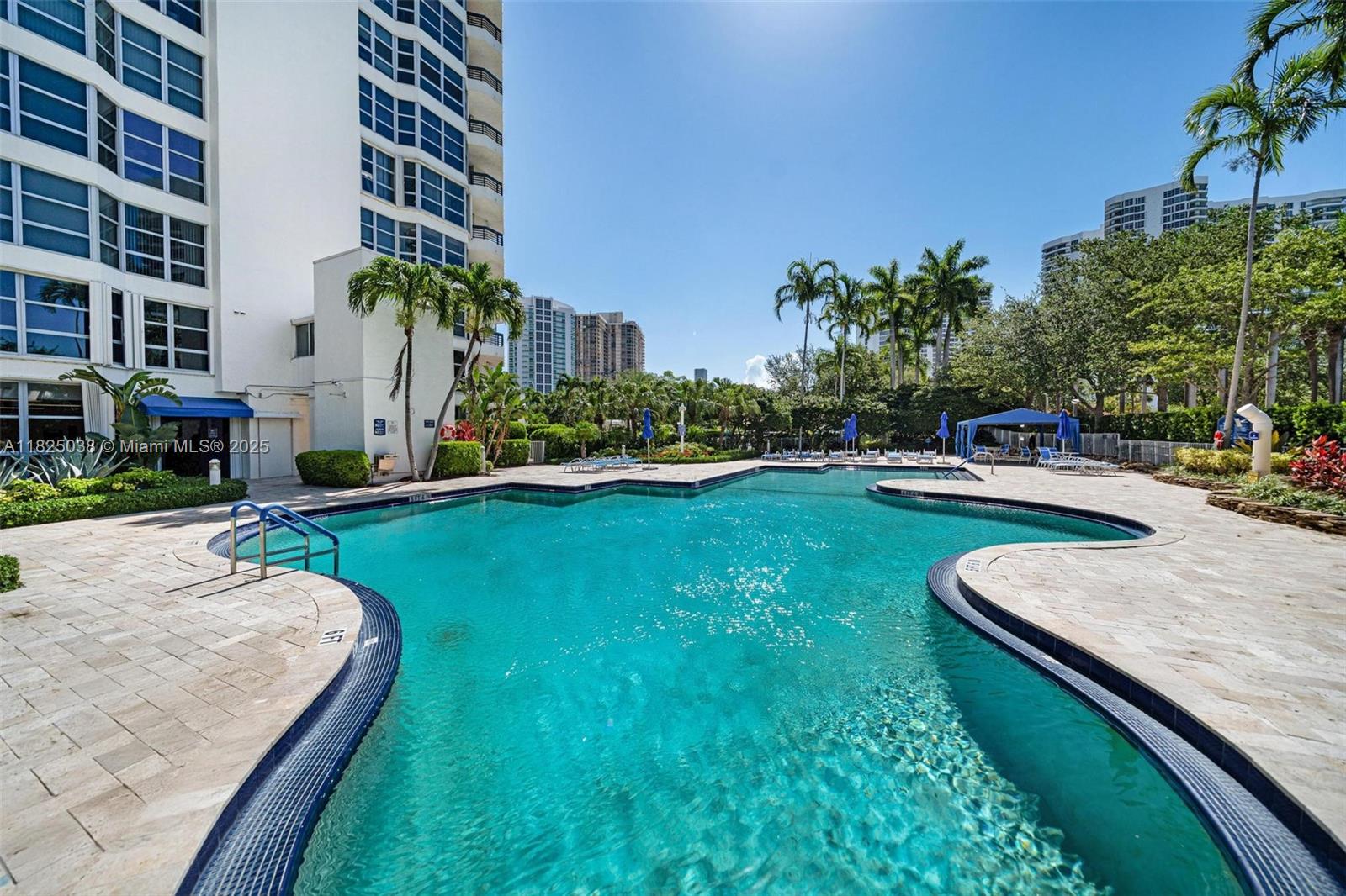 3500 Mystic Pointe Dr # 1702