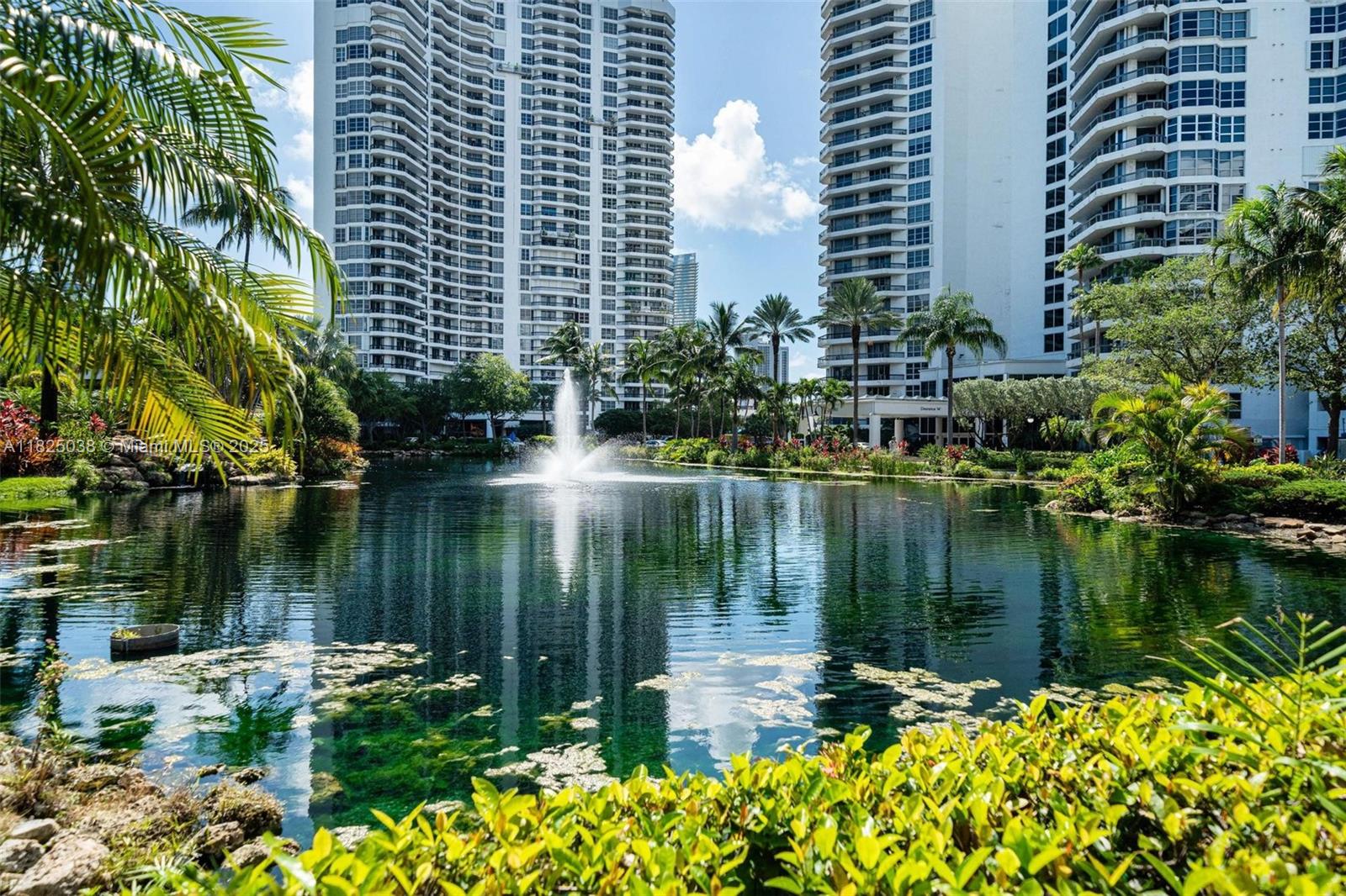 3500 Mystic Pointe Dr # 1702