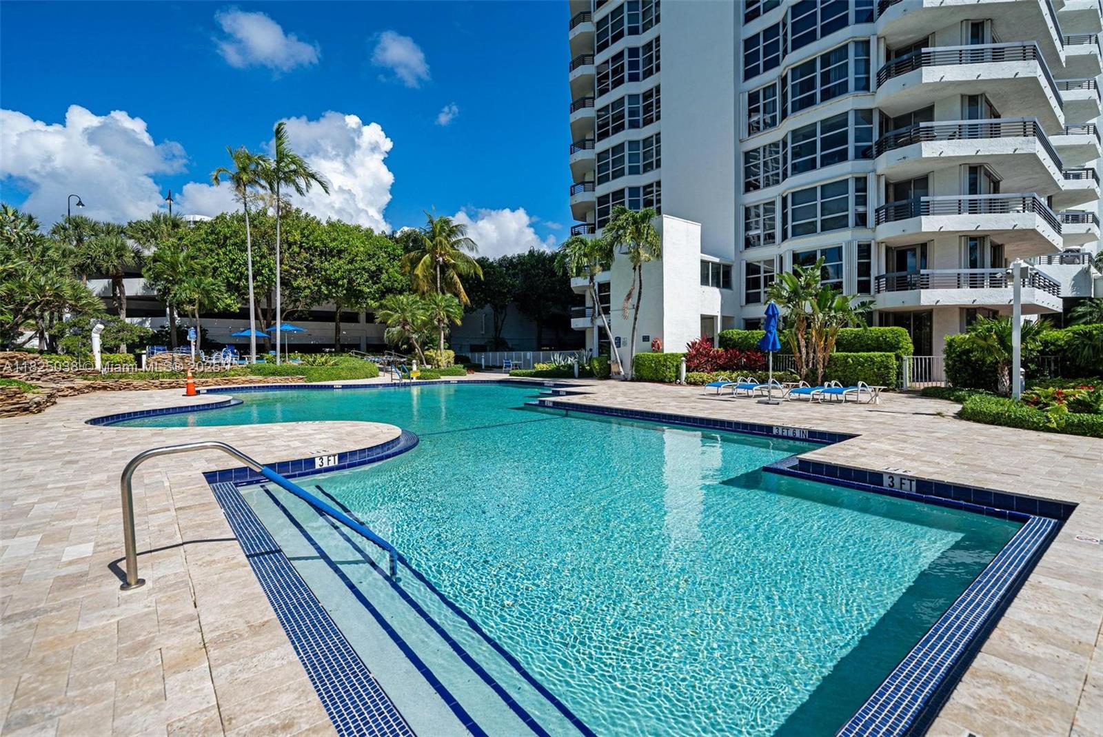 3500 Mystic Pointe Dr # 1702