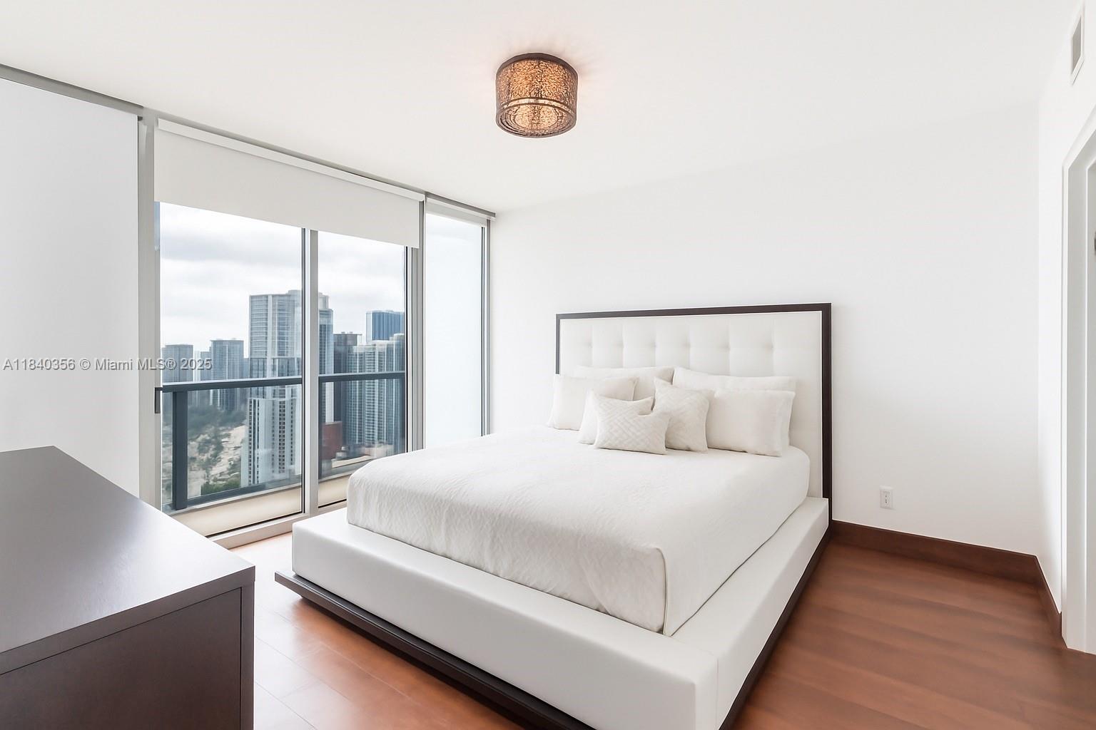 888 Biscayne Blvd # 3506