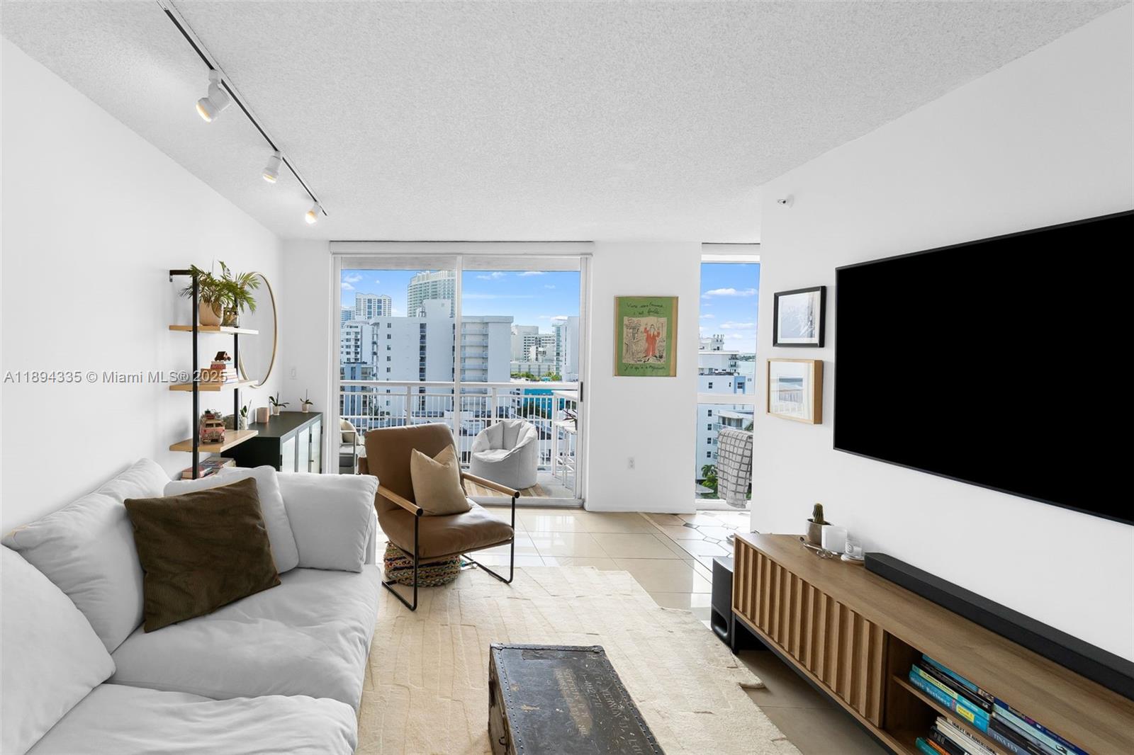1688 West Ave # 1004