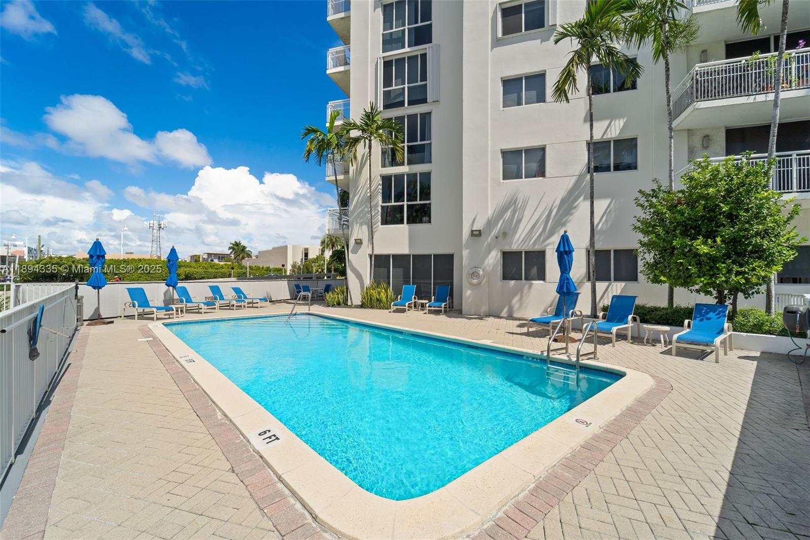 1688 West Ave # 1004