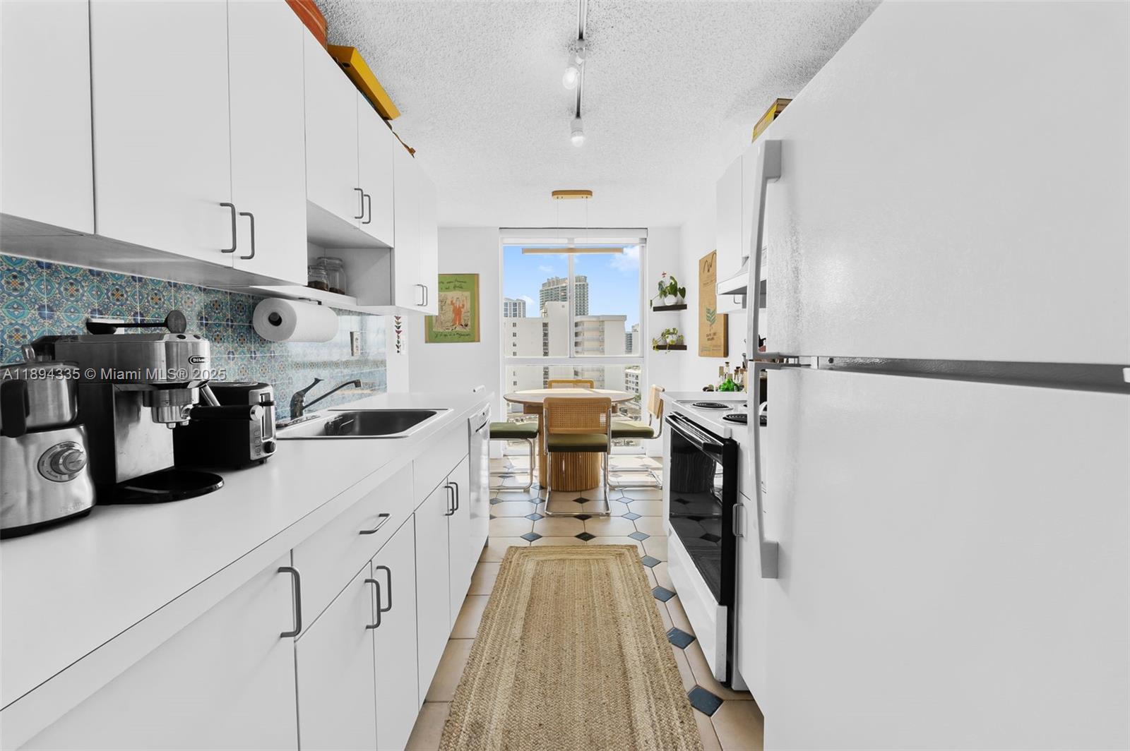 1688 West Ave # 1004