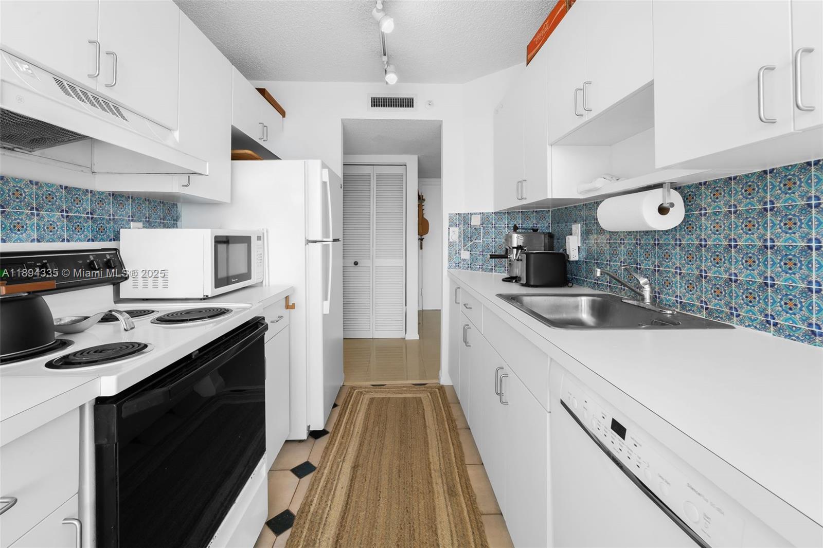 1688 West Ave # 1004