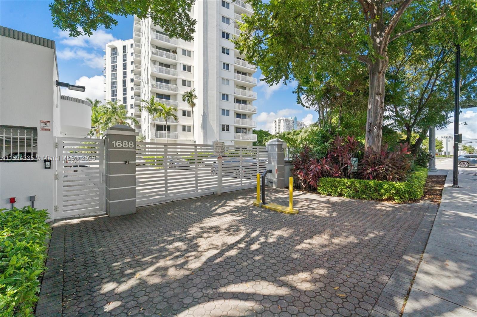 1688 West Ave # 1004