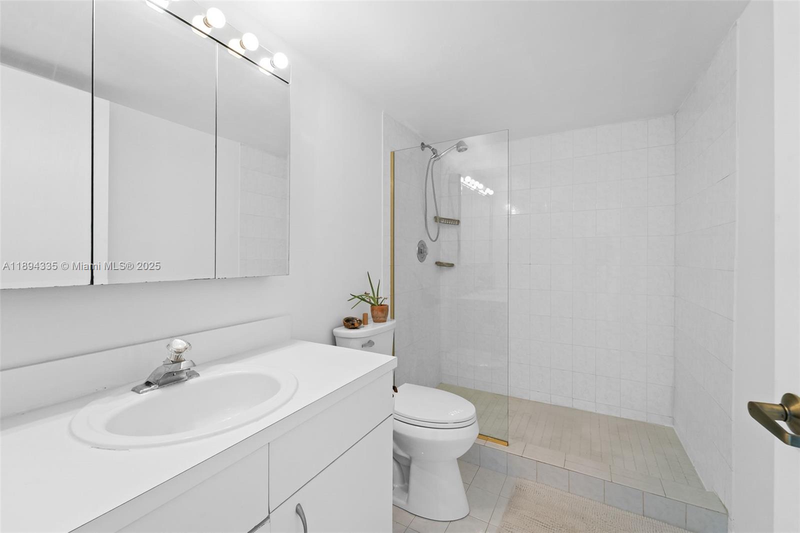 1688 West Ave # 1004