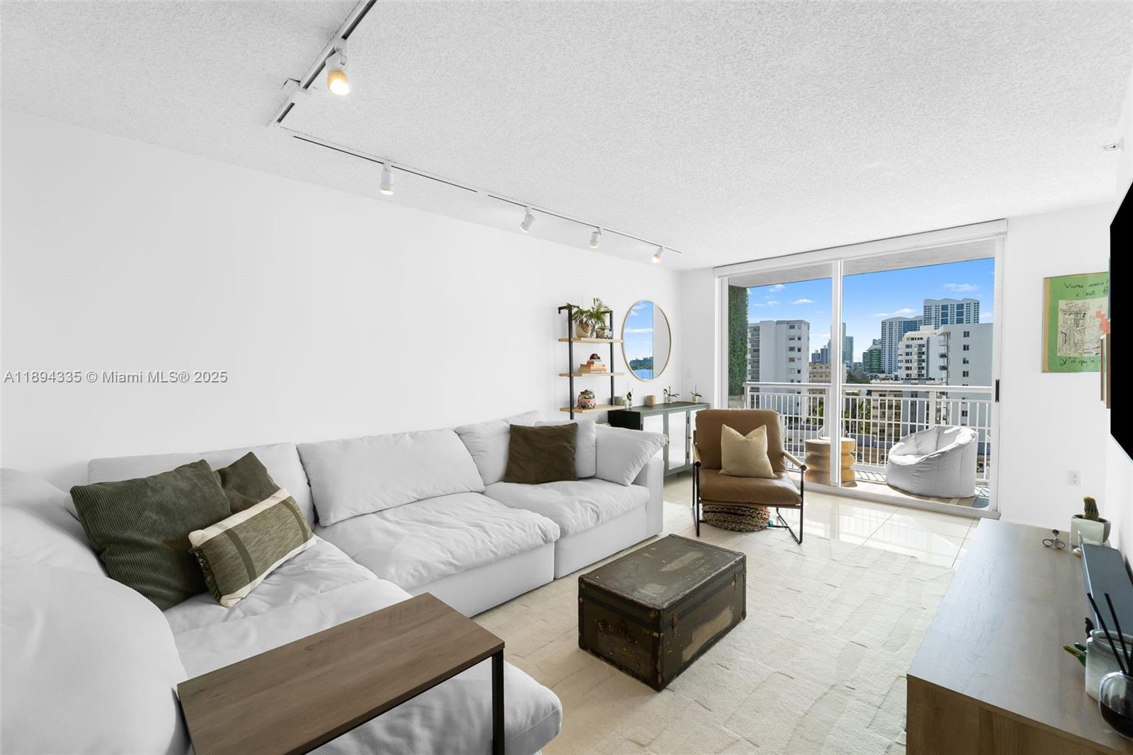 1688 West Ave # 1004