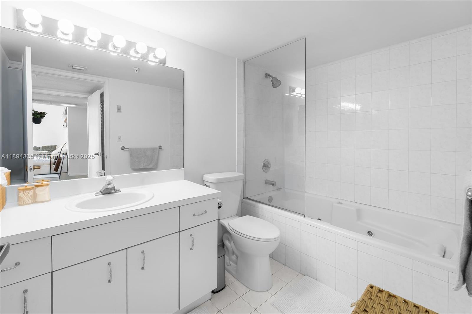 1688 West Ave # 1004