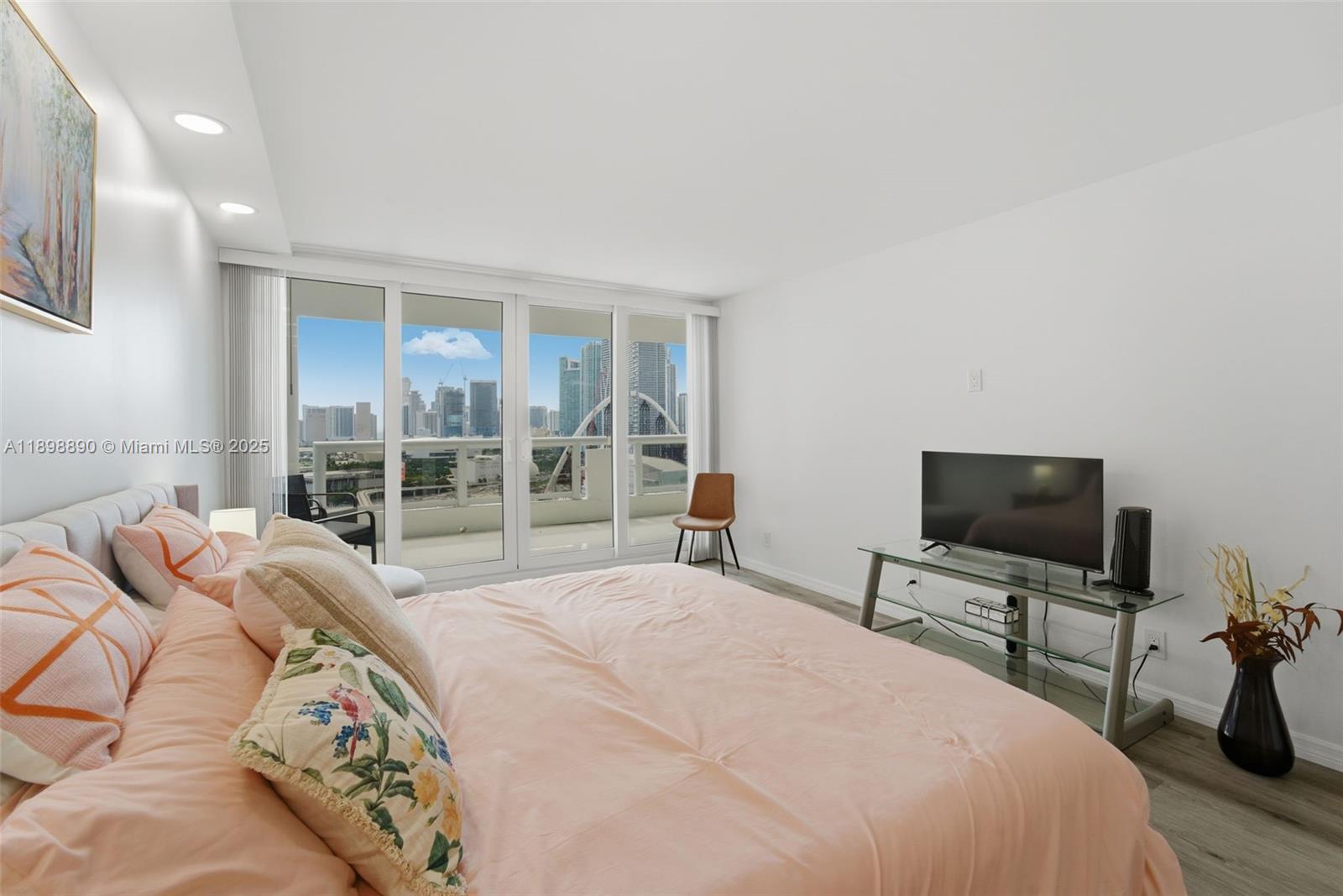 1717 N Bayshore Dr # 2655, Miami Unit: A-2655