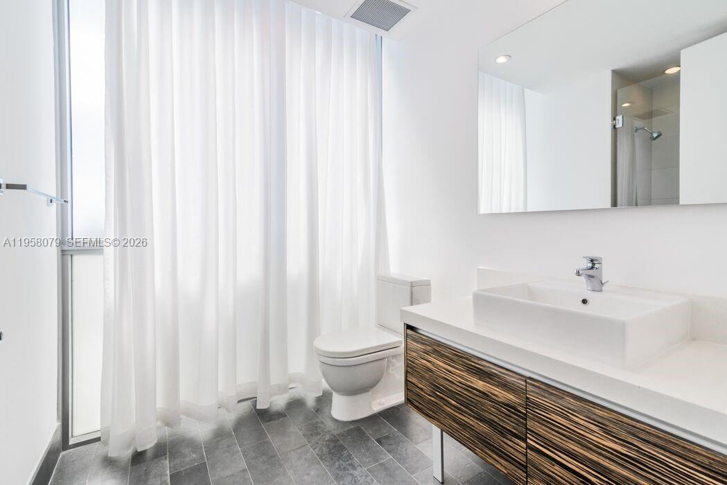 1100 Biscayne Blvd # 5401