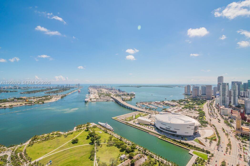 1100 Biscayne Blvd # 5401