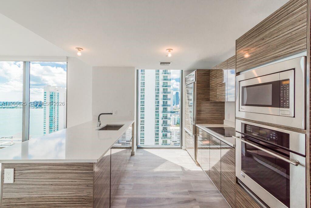 460 NE 28th St # 2508