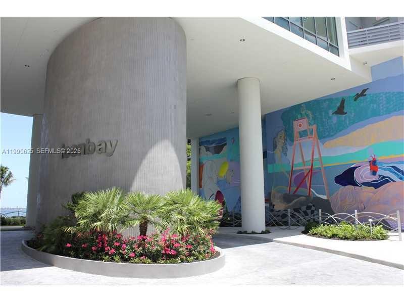 460 NE 28th St # 2508