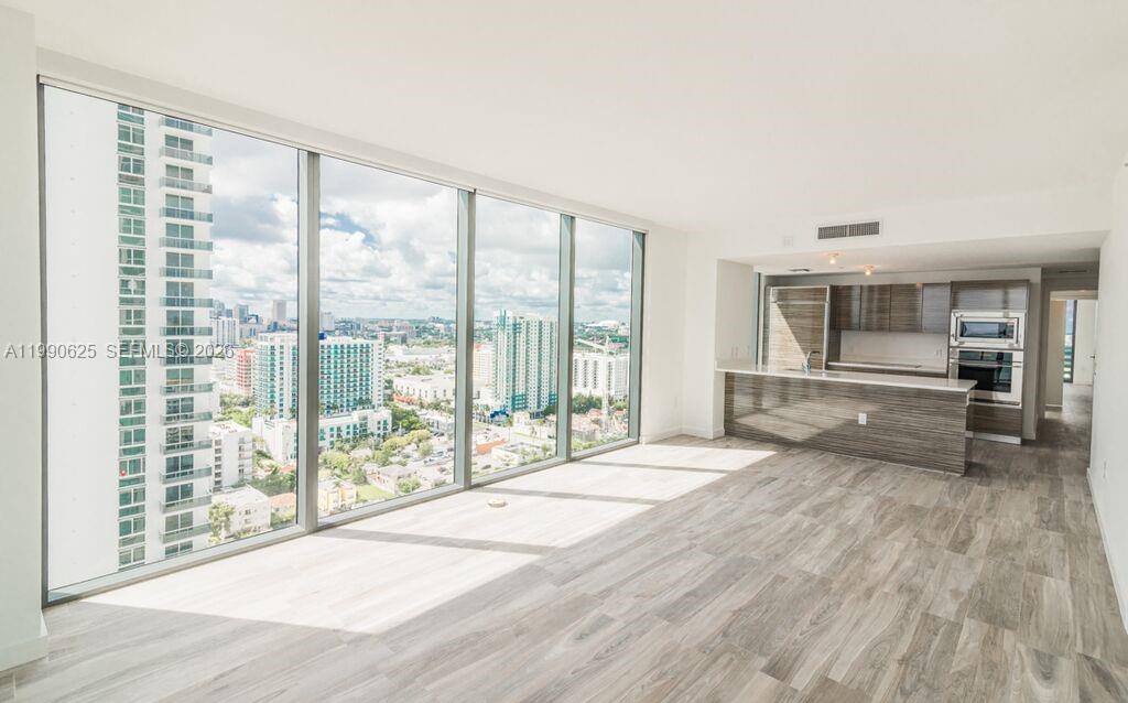 460 NE 28th St # 2508