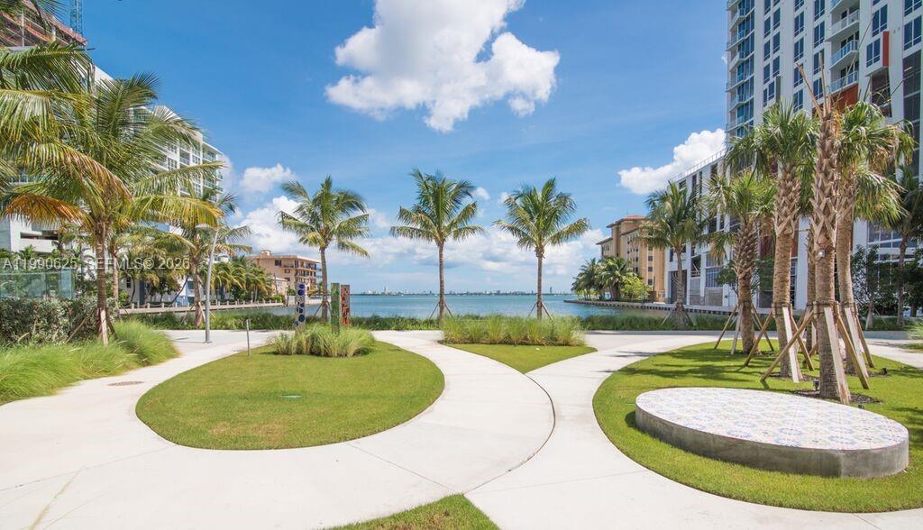 460 NE 28th St # 2508