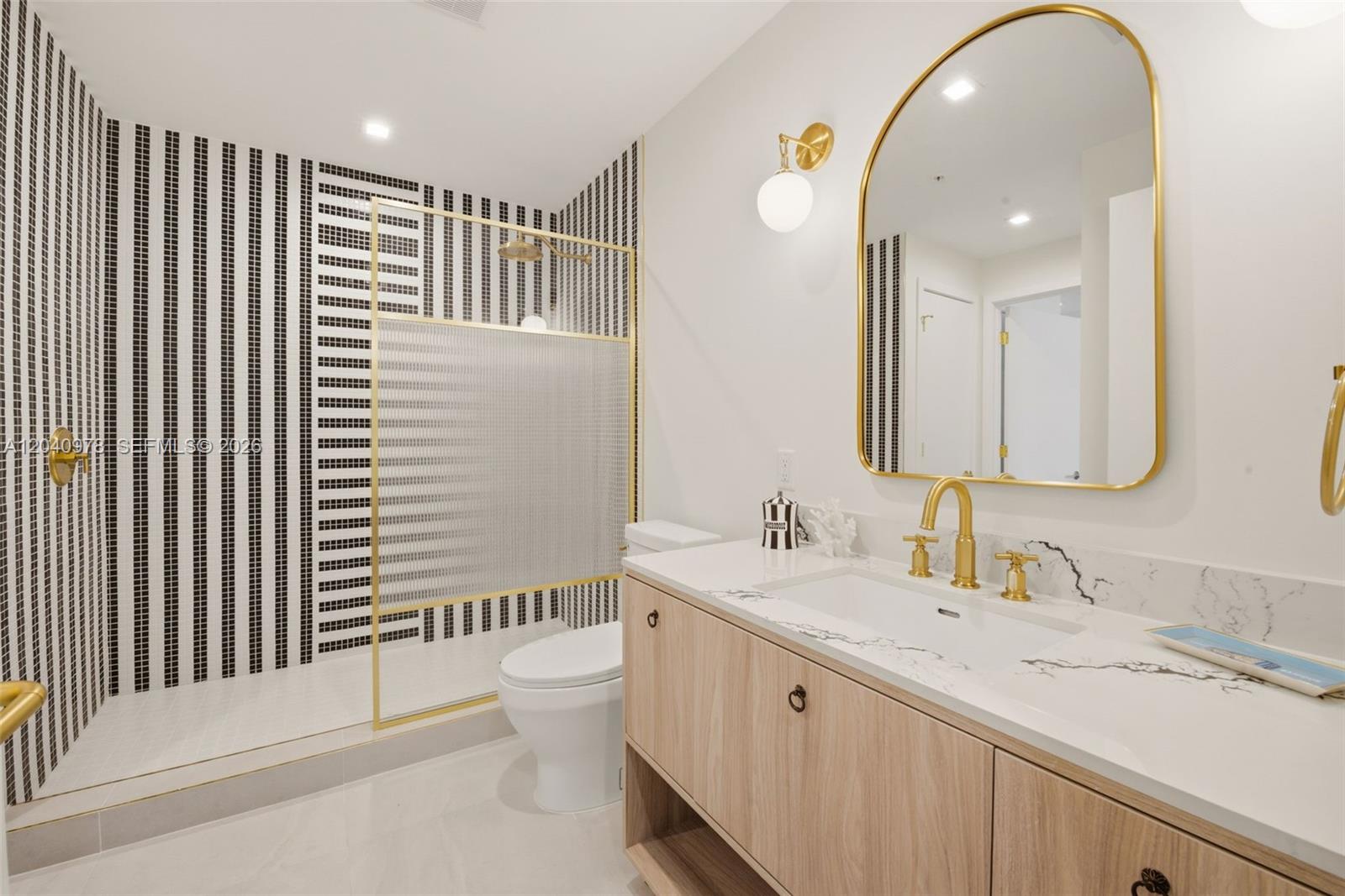 2700 NW 2nd # 317