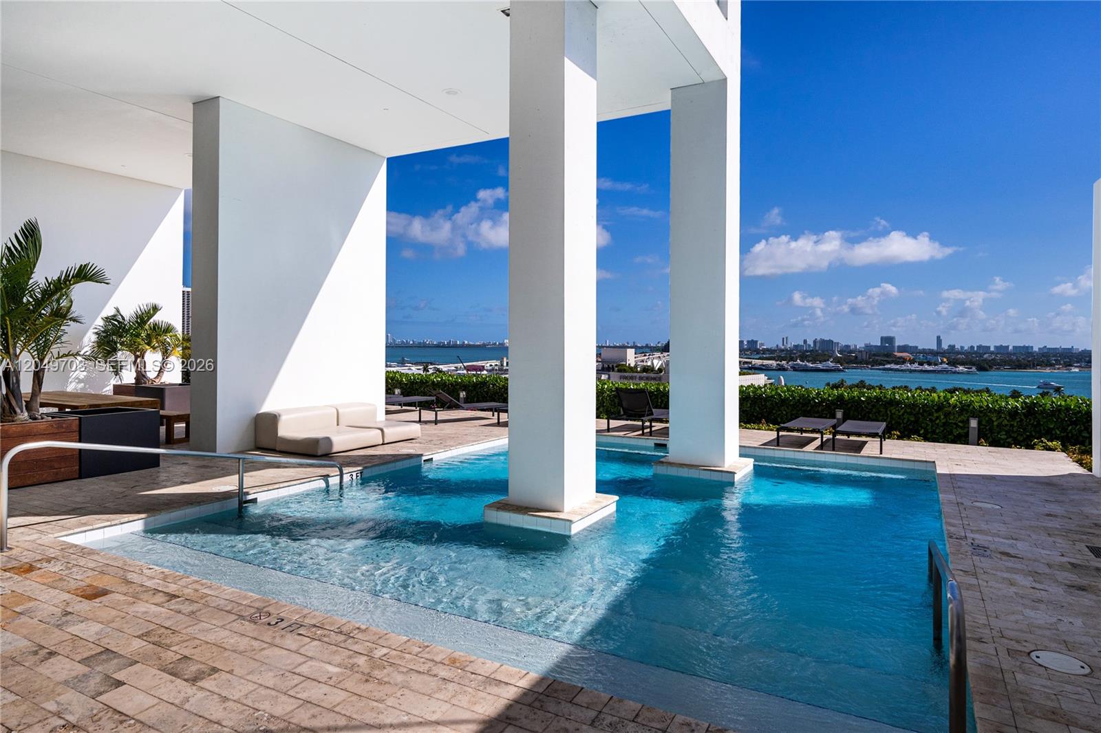 1040 Biscayne Blvd # 3802
