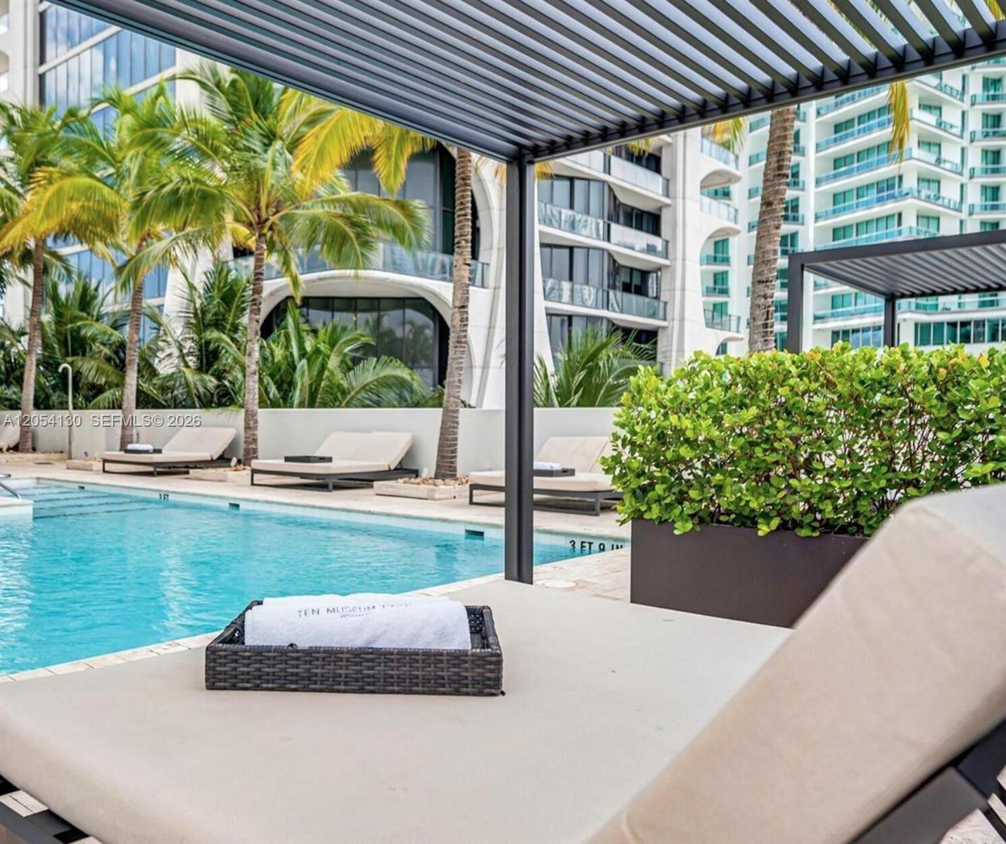 1040 Biscayne Blvd # 3802