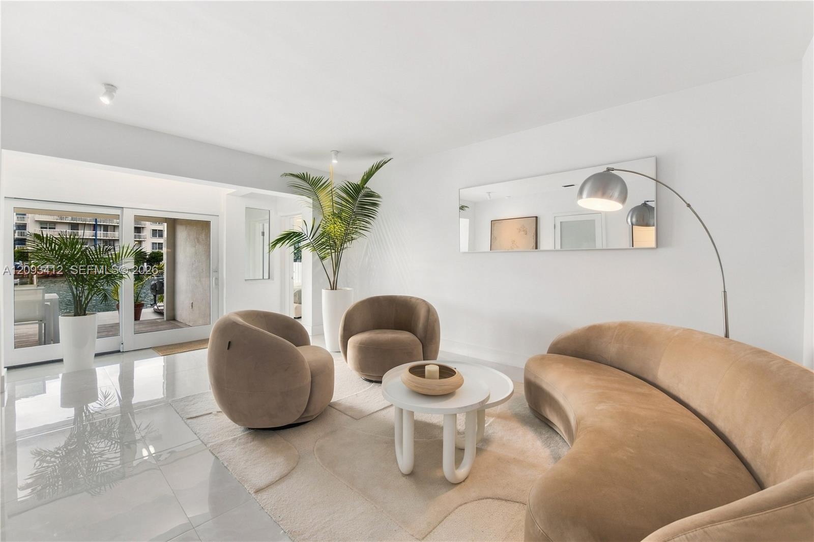 8533 Crespi Blvd