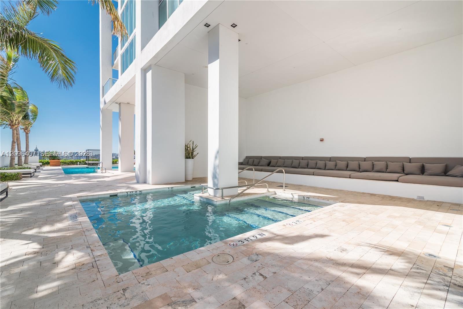 1040 Biscayne Blvd # 3704