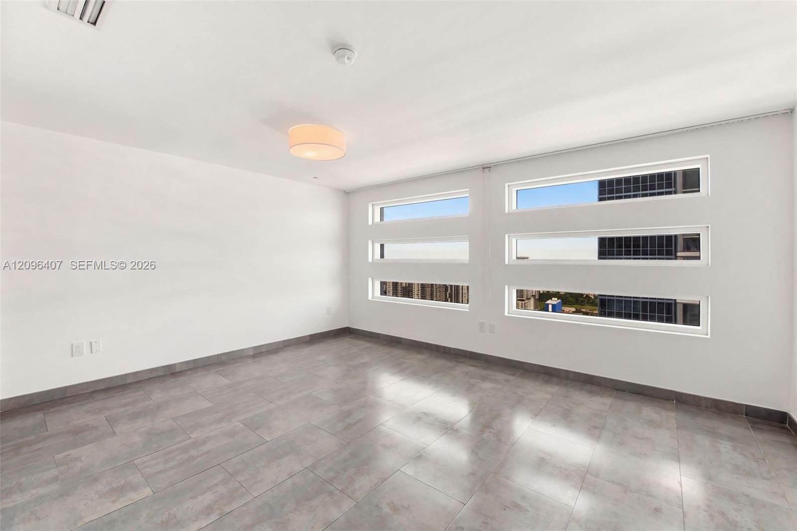 1040 Biscayne Blvd # 3704