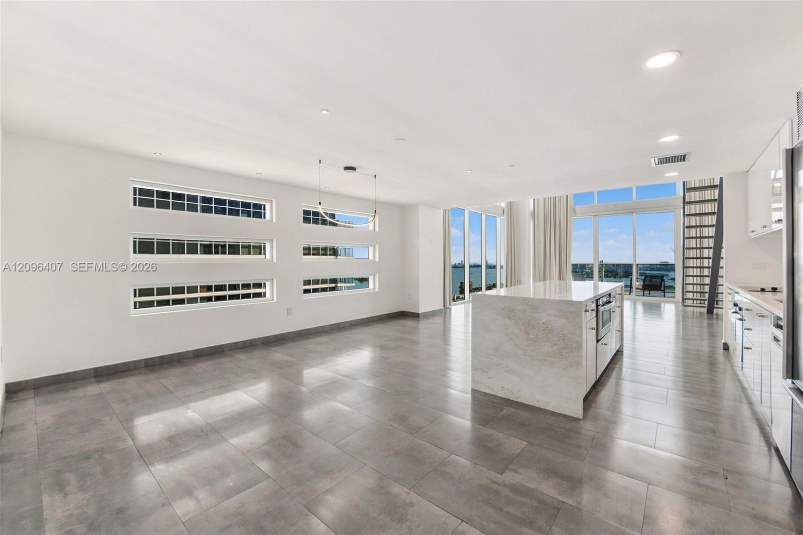 1040 Biscayne Blvd # 3704