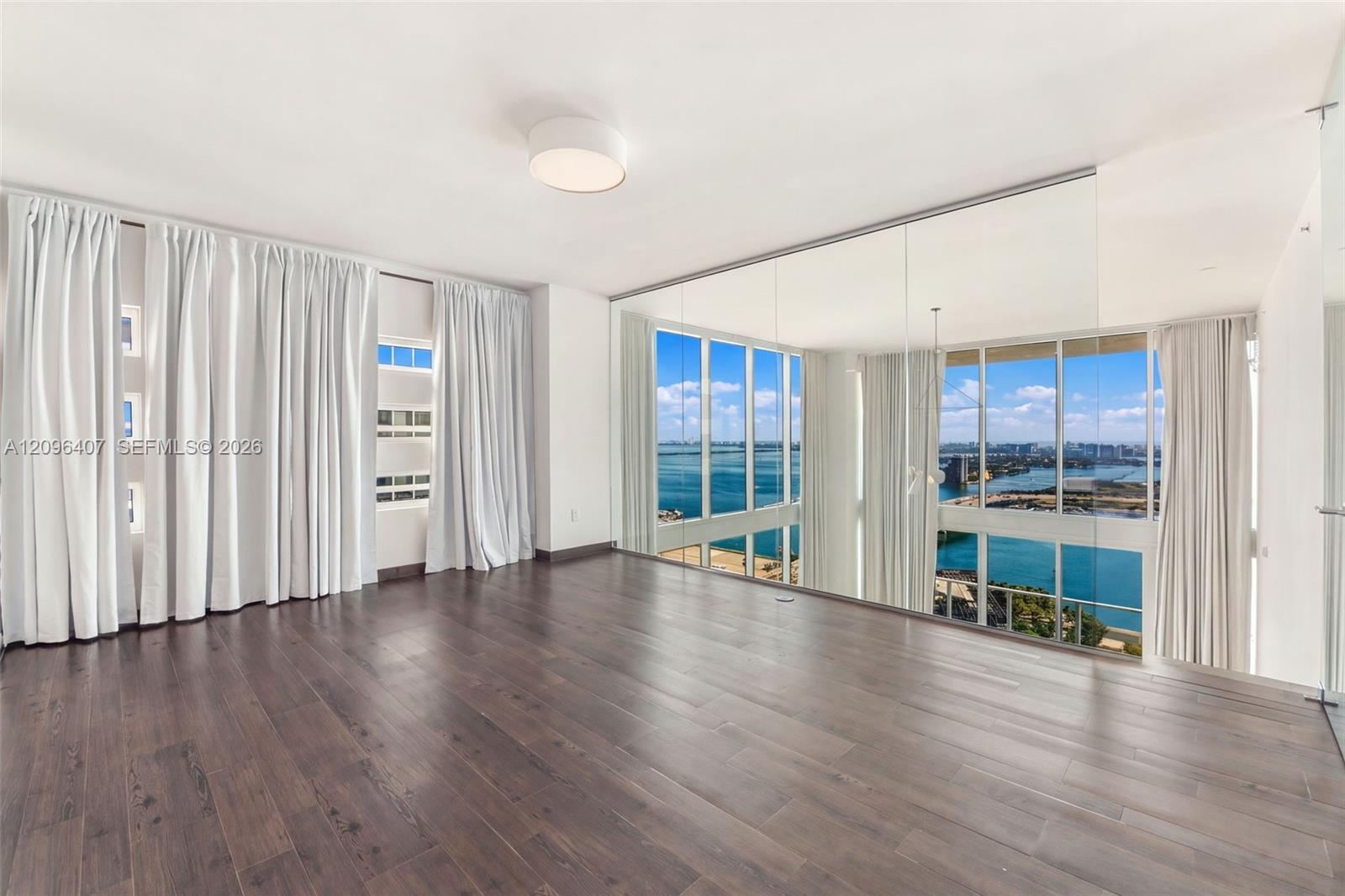 1040 Biscayne Blvd # 3704