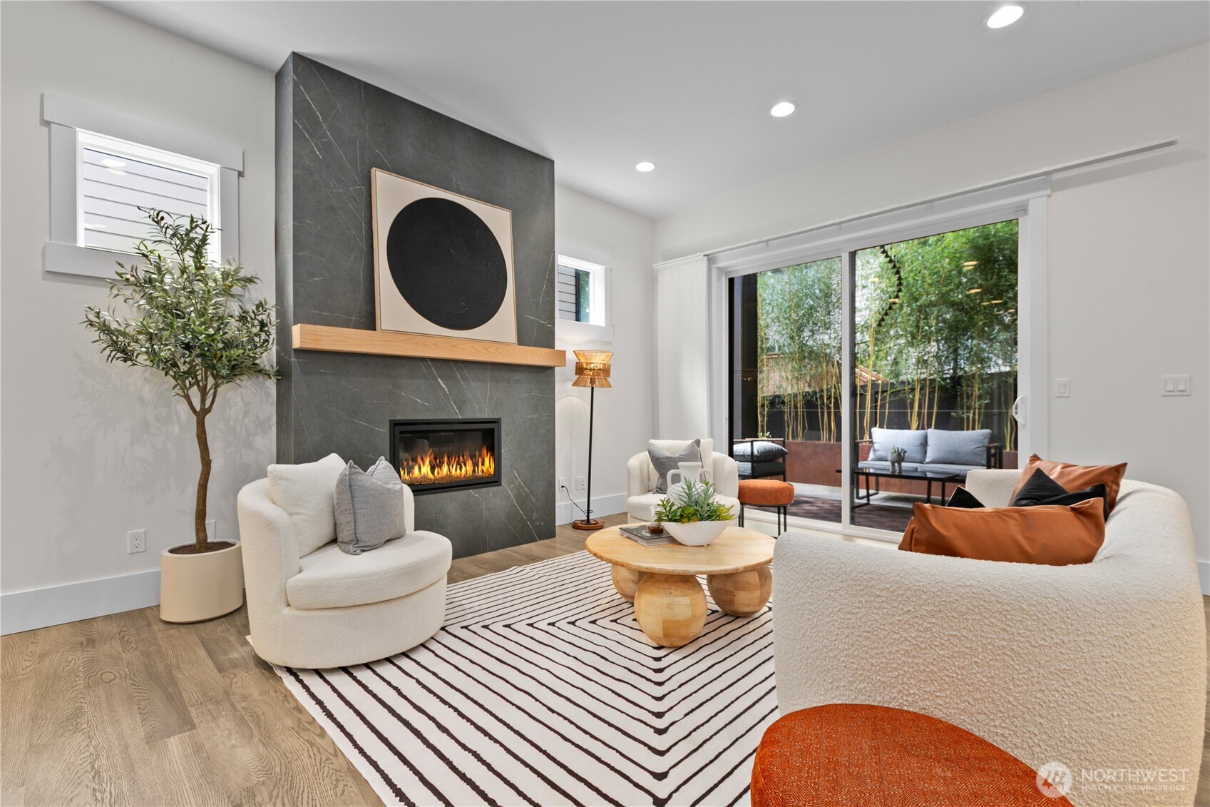 Explore the Property at 11511 115th Avenue NE, Kirkland, WA