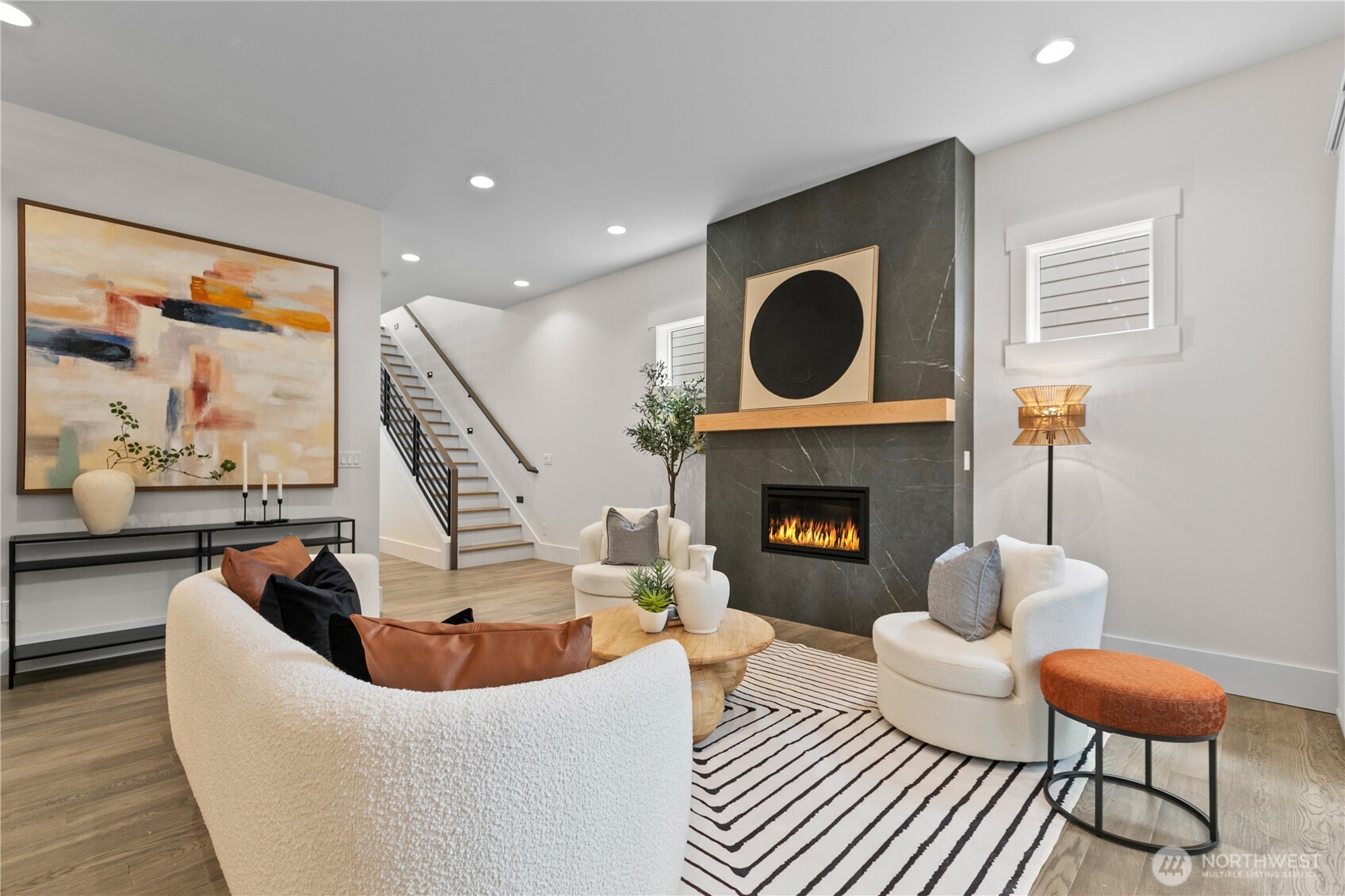 Explore the Property at 11511 115th Avenue NE, Kirkland, WA