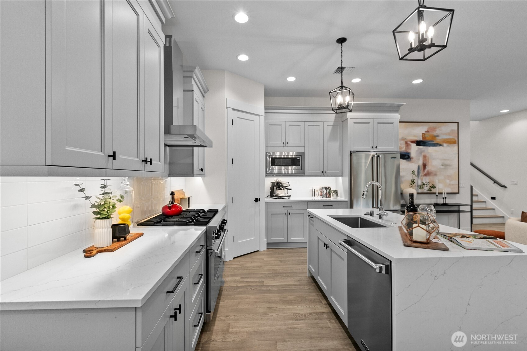 Explore the Property at 11511 115th Avenue NE, Kirkland, WA