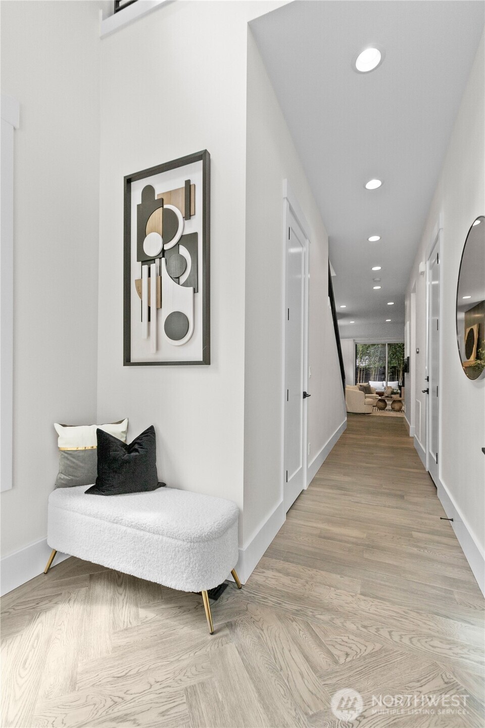 Explore the Property at 11511 115th Avenue NE, Kirkland, WA