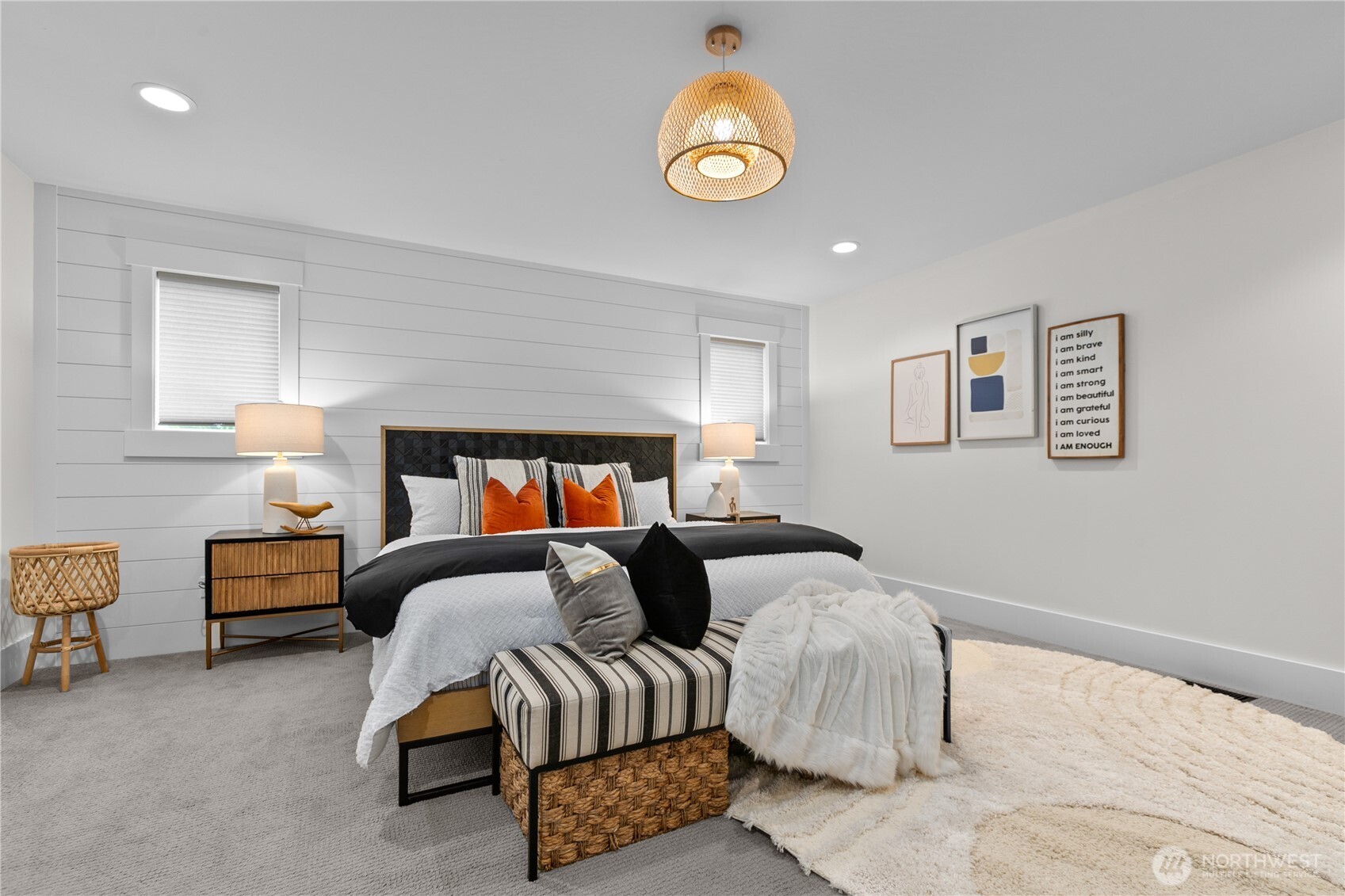 Explore the Property at 11511 115th Avenue NE, Kirkland, WA