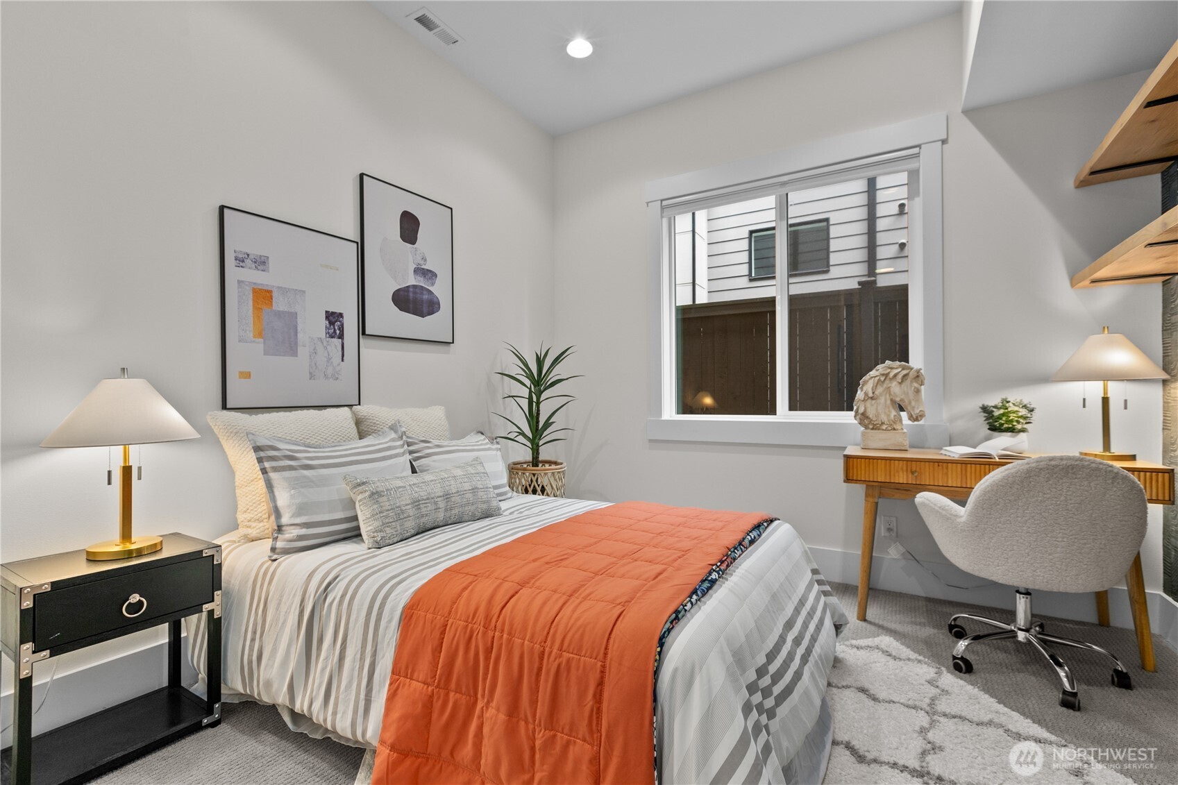 Explore the Property at 11511 115th Avenue NE, Kirkland, WA