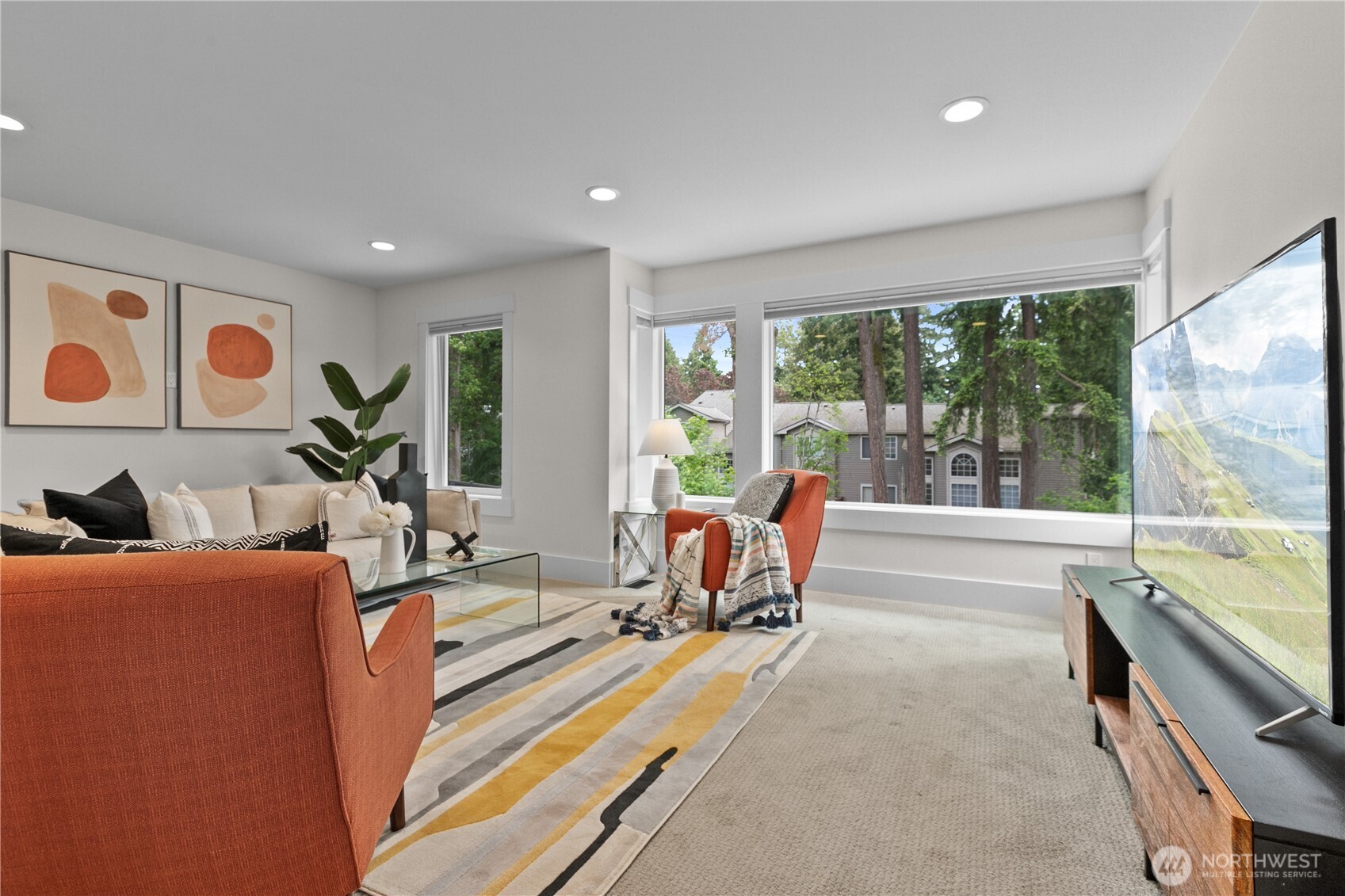 Explore the Property at 11511 115th Avenue NE, Kirkland, WA