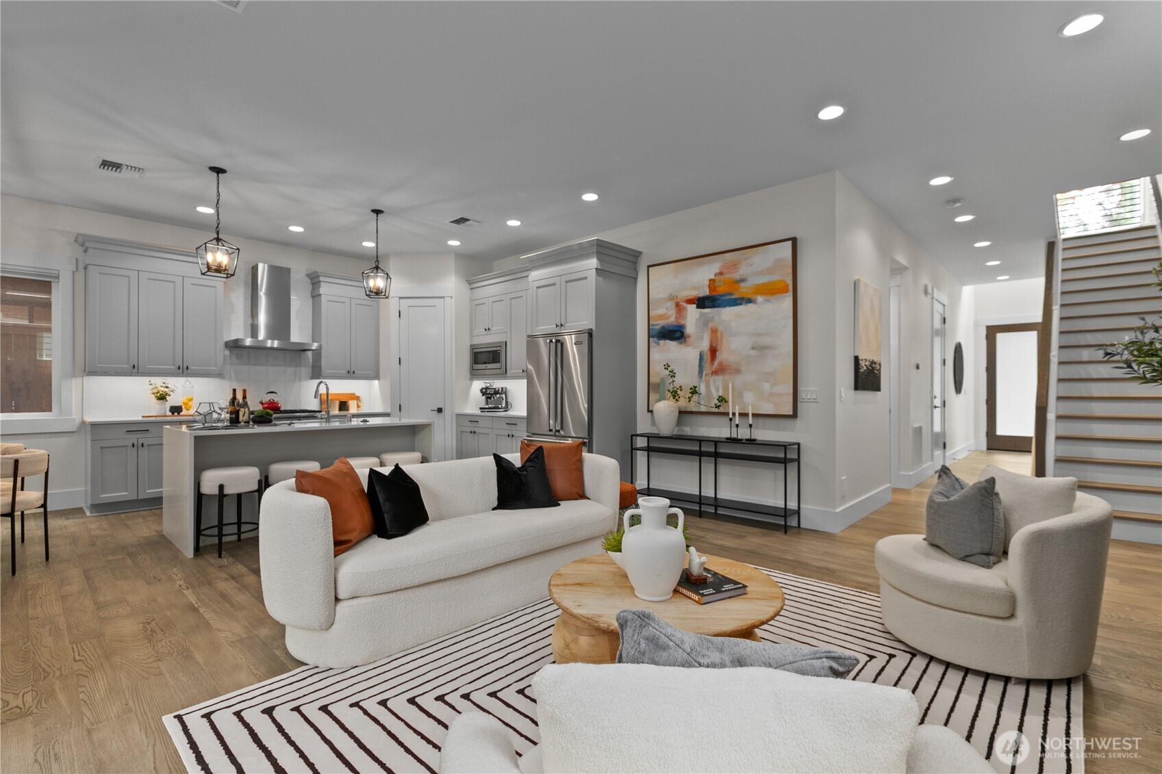 Explore the Property at 11511 115th Avenue NE, Kirkland, WA