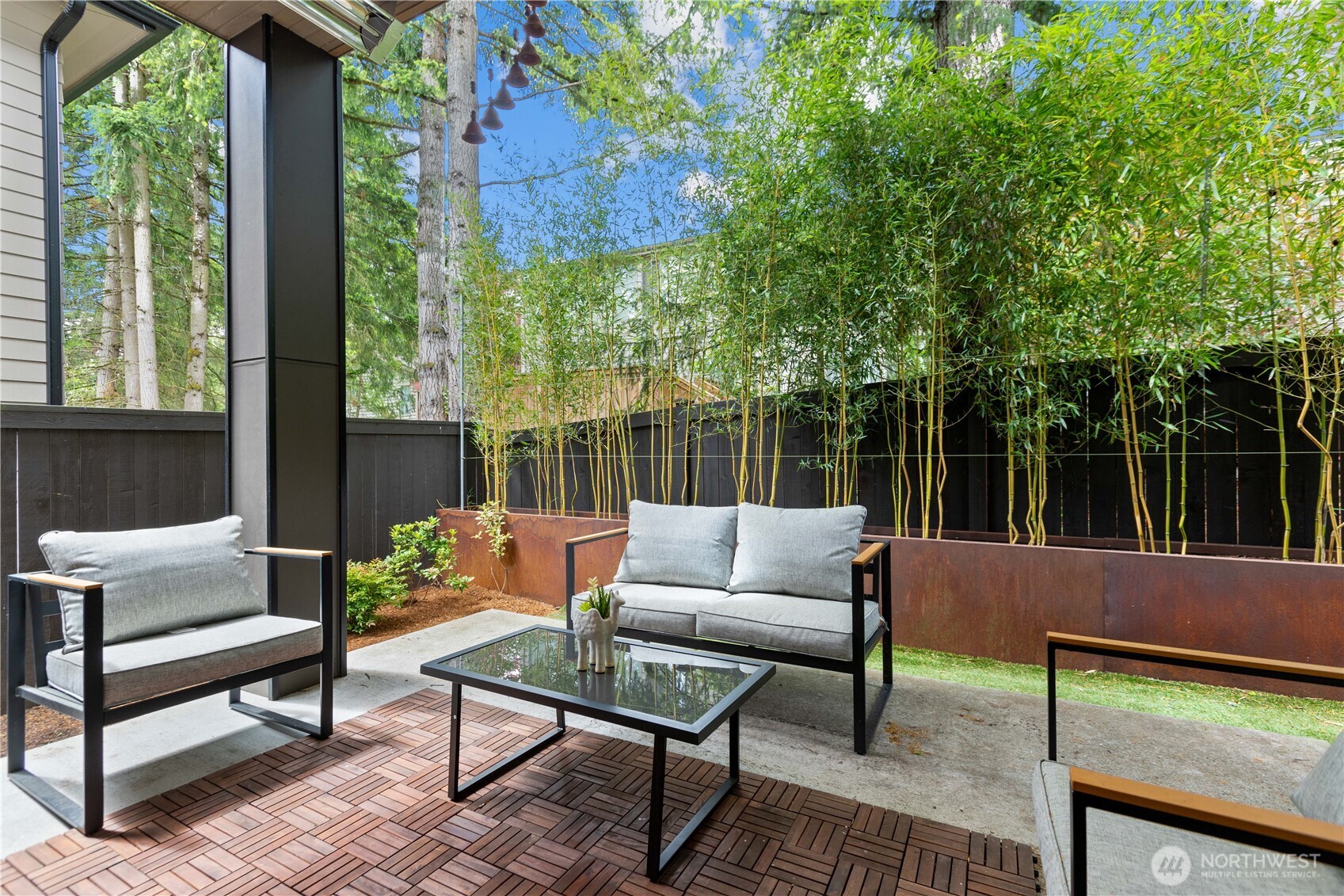 Explore the Property at 11511 115th Avenue NE, Kirkland, WA