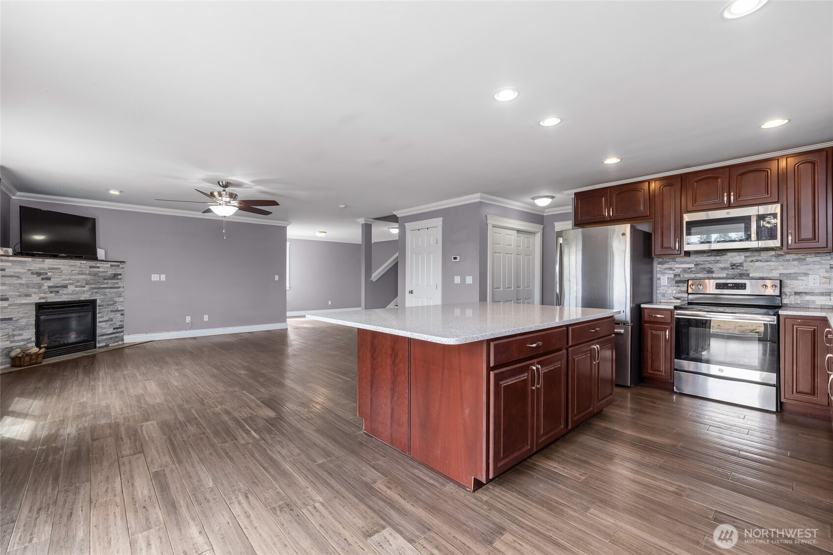 Explore the Home at 18831 112th Avenue Ct E, Puyallup, WA