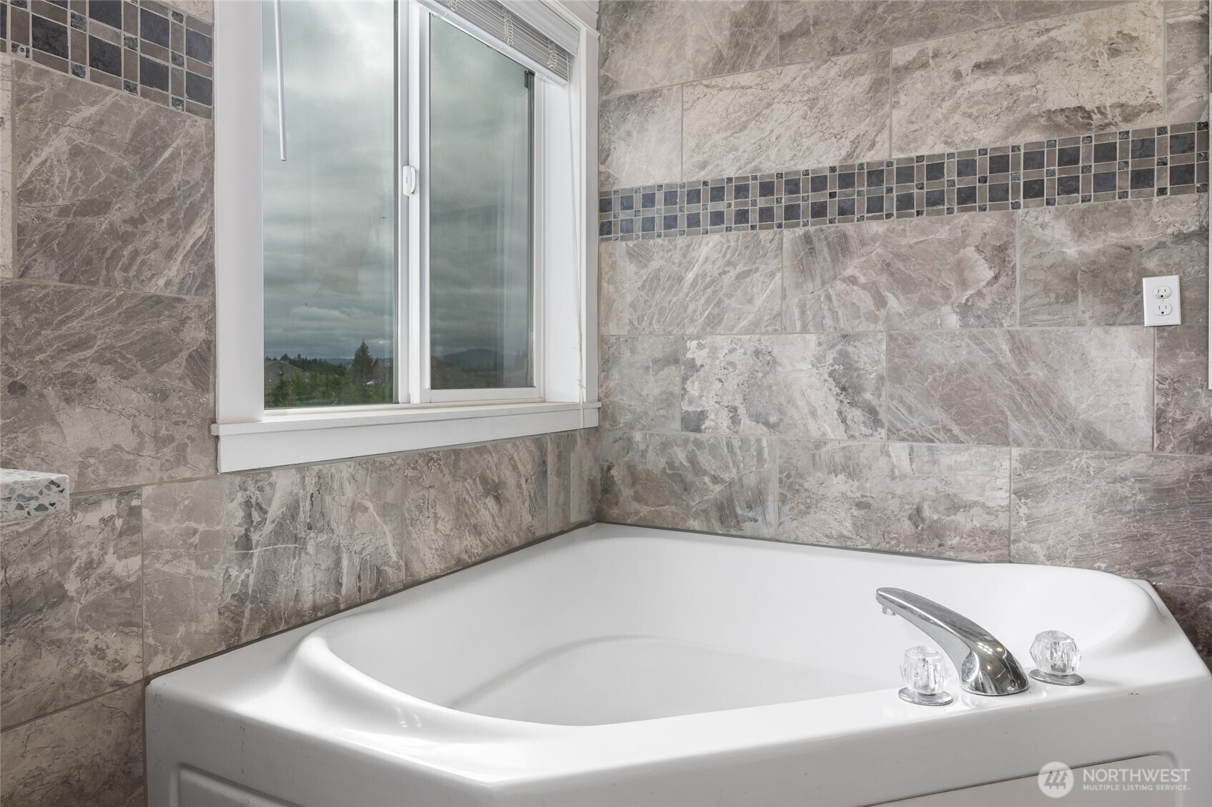 Explore the Home at 18831 112th Avenue Ct E, Puyallup, WA